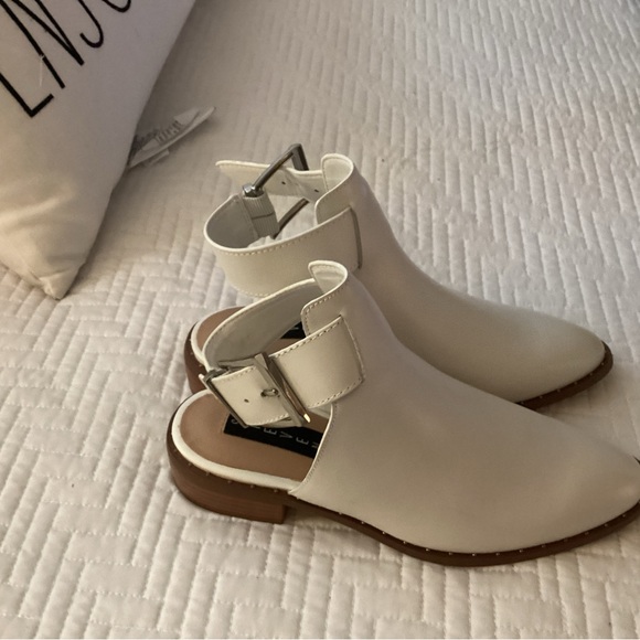 Women’s Booties - Picture 2 of 4